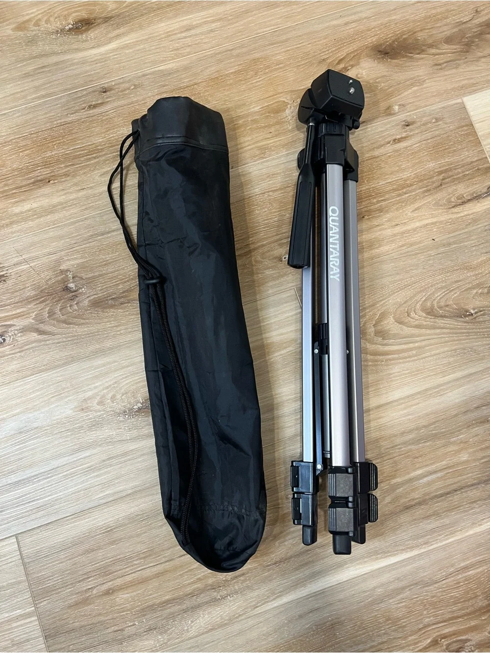 Quantaray Camera Tripod with tilt adjustable height up to 46” height